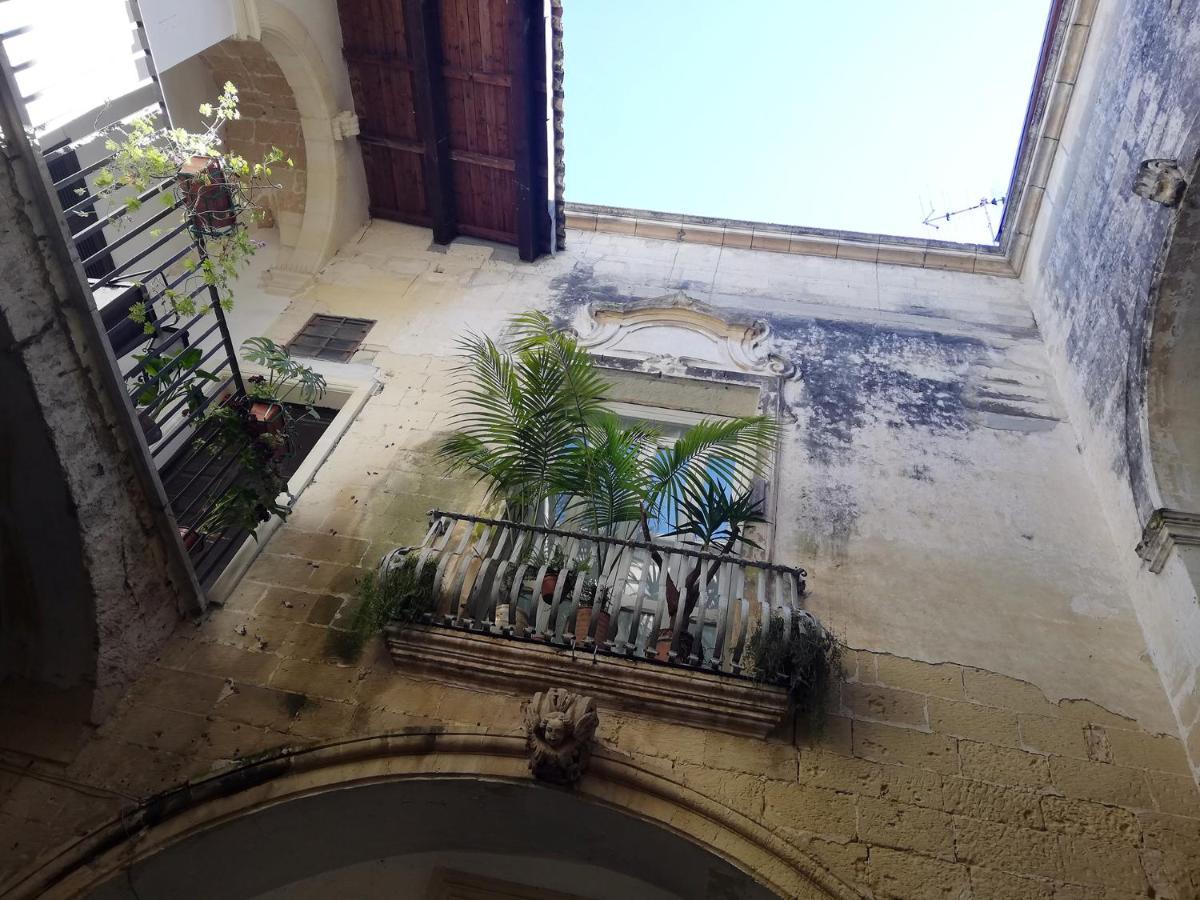 B&B Palazzo Sambiasi Lecce Esterno foto