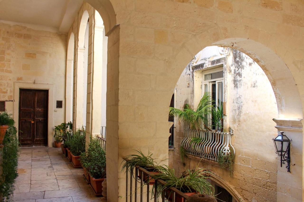 B&B Palazzo Sambiasi Lecce Esterno foto
